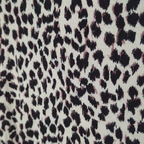 Maurices White Leopard Print shirt - Picture 3 of 5